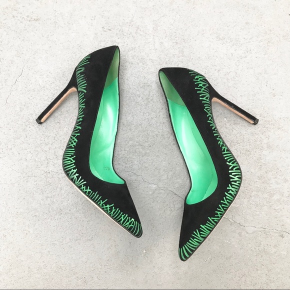 Manolo Blahnik Shoes - Manolo Blahnik Pumps